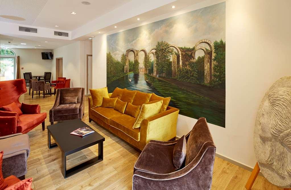 Mercure Maintenon Interior photo