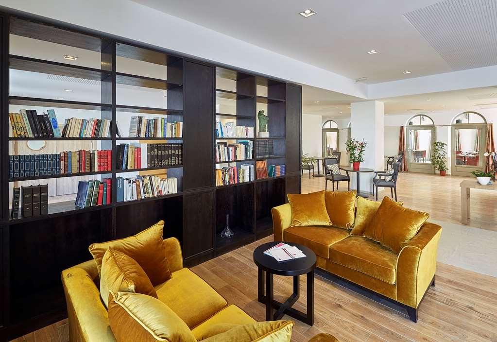 Mercure Maintenon Interior photo